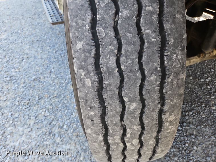 image for item OK9790 2006 International 4300  bucket truck