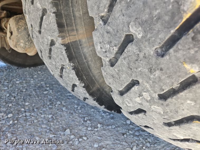 image for item OK9790 2006 International 4300  bucket truck