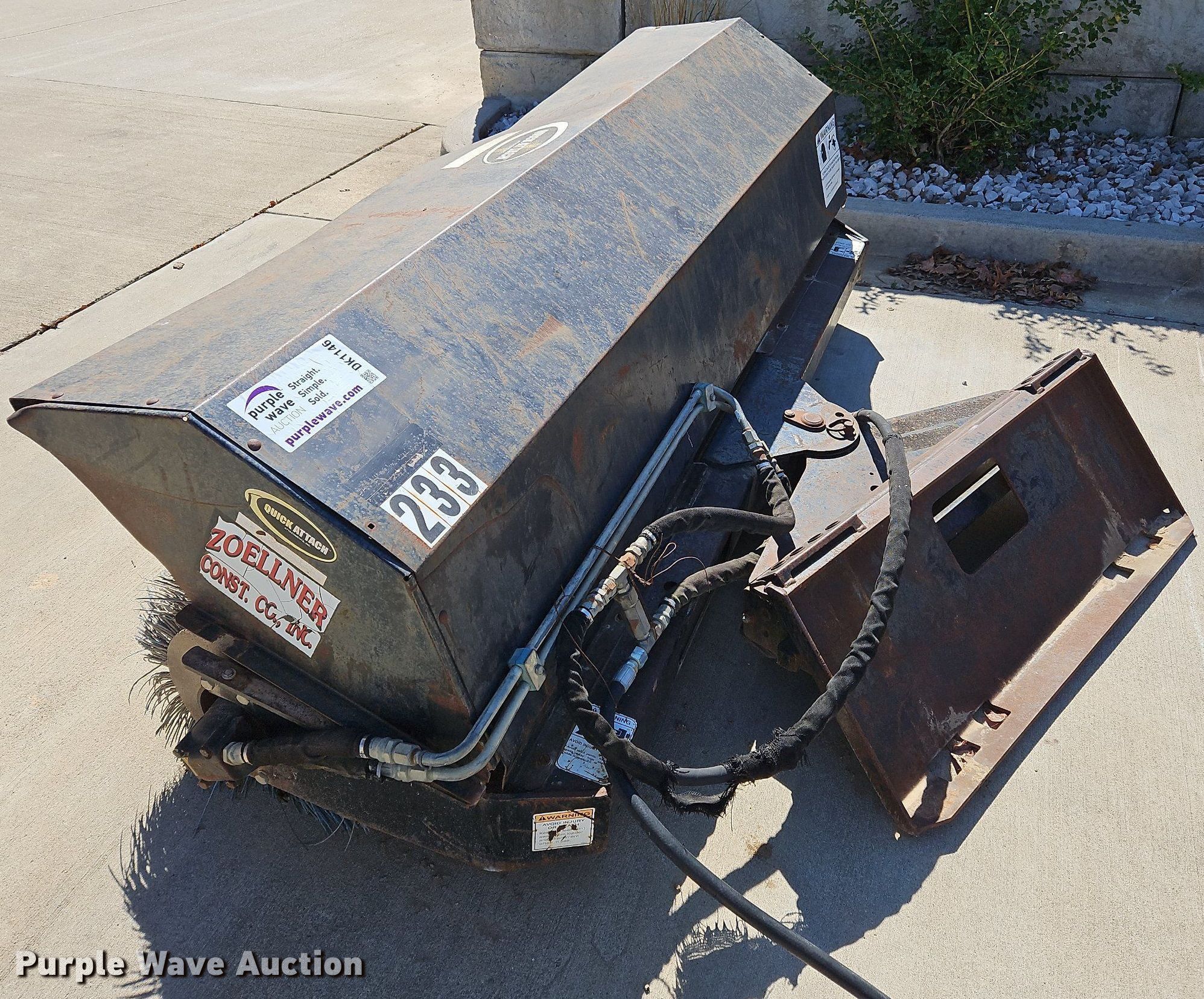 Skid steer attachments in Perryville, MO Item DK1146 sold Purple Wave
