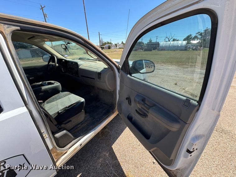 image for item DK2552 2007 Chevrolet Silverado 1500  Ext. Cab pickup truck