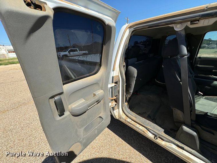 image for item DK2552 2007 Chevrolet Silverado 1500  Ext. Cab pickup truck