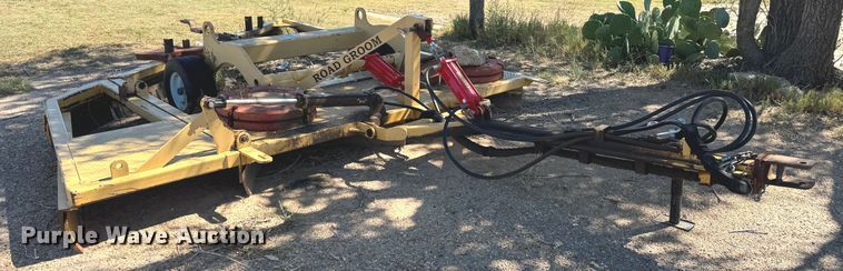 image for item DK2555 Road Groom MFG RG11.0W  moldboard