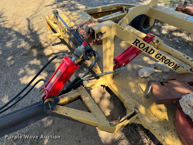 image for item DK2555 Road Groom MFG RG11.0W  moldboard