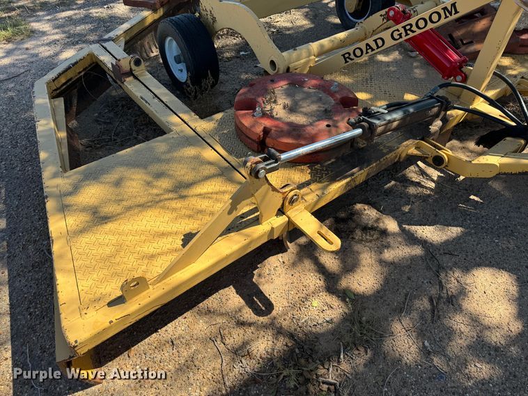 image for item DK2555 Road Groom MFG RG11.0W  moldboard