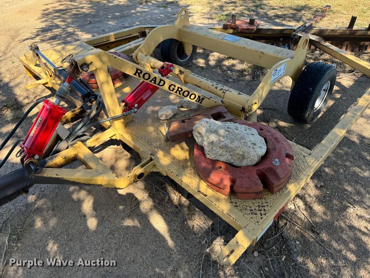 image for item DK2555 Road Groom MFG RG11.0W  moldboard