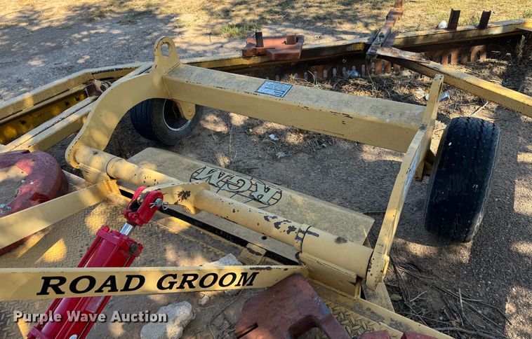 image for item DK2555 Road Groom MFG RG11.0W  moldboard