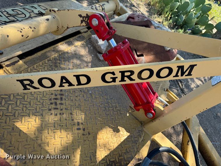 image for item DK2555 Road Groom MFG RG11.0W  moldboard