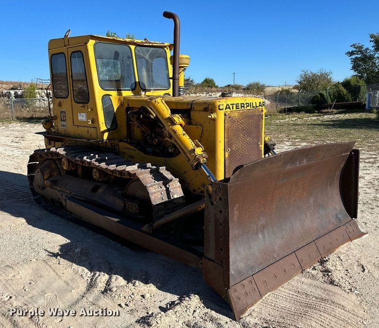 image for item DK2563 Caterpillar D6C  dozer