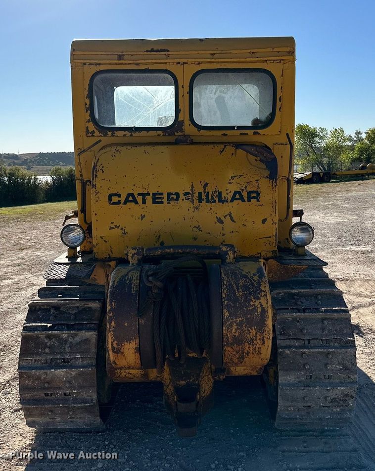 image for item DK2563 Caterpillar D6C  dozer