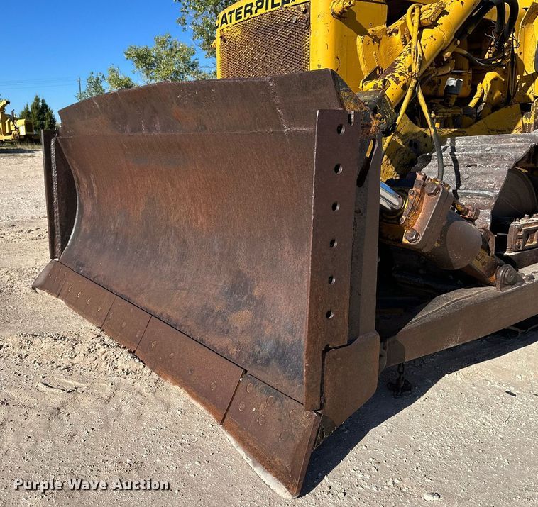 image for item DK2563 Caterpillar D6C  dozer