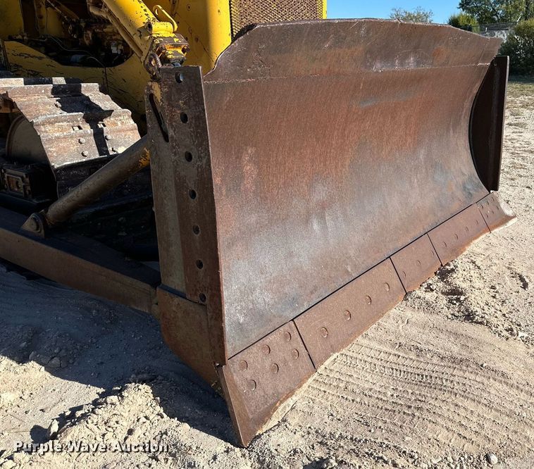 image for item DK2563 Caterpillar D6C  dozer