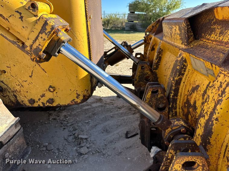 image for item DK2563 Caterpillar D6C  dozer