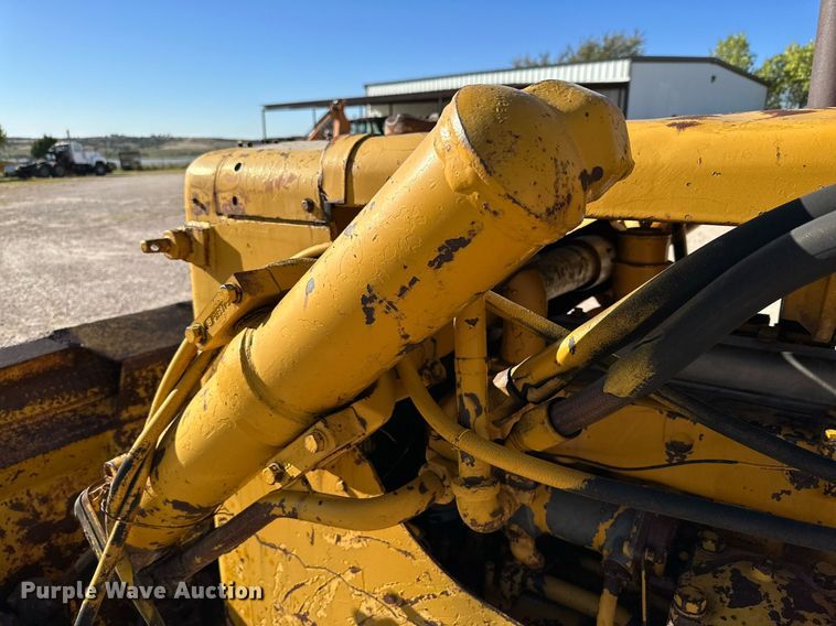 image for item DK2563 Caterpillar D6C  dozer