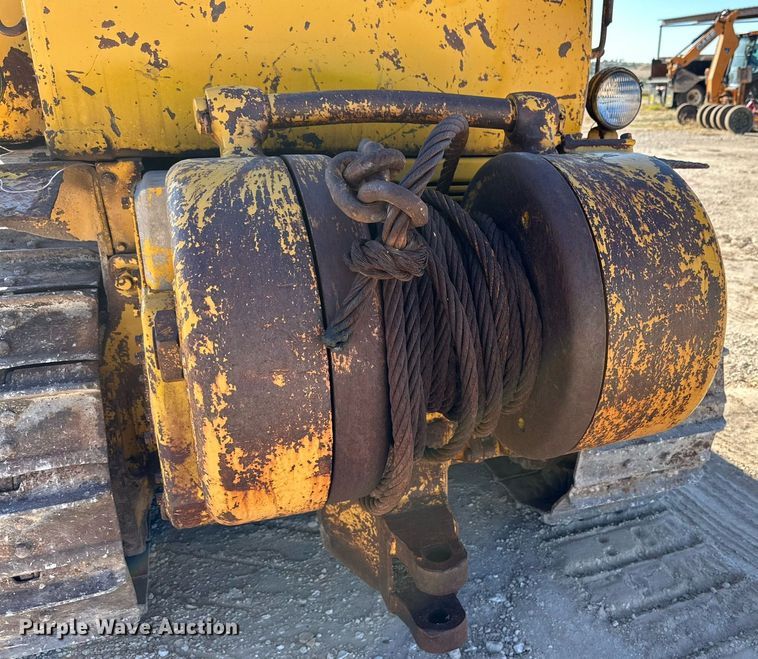 image for item DK2563 Caterpillar D6C  dozer
