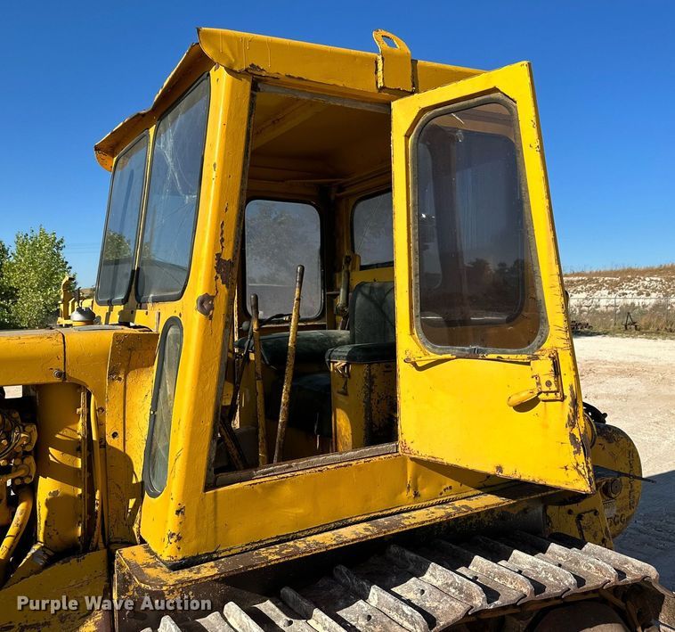 image for item DK2563 Caterpillar D6C  dozer