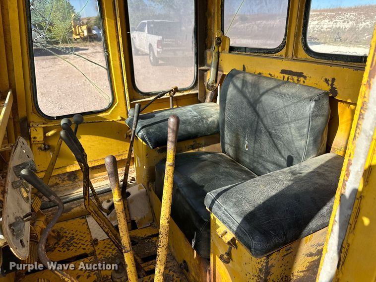 image for item DK2563 Caterpillar D6C  dozer