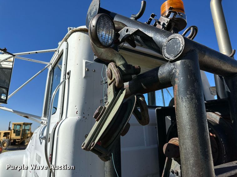 image for item DK2565 1980 Mack  winch truck