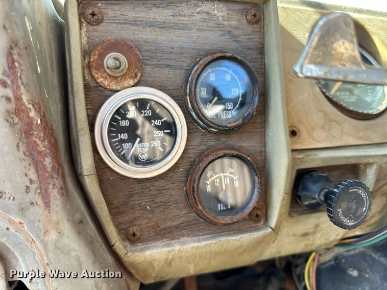 image for item DK2565 1980 Mack  winch truck