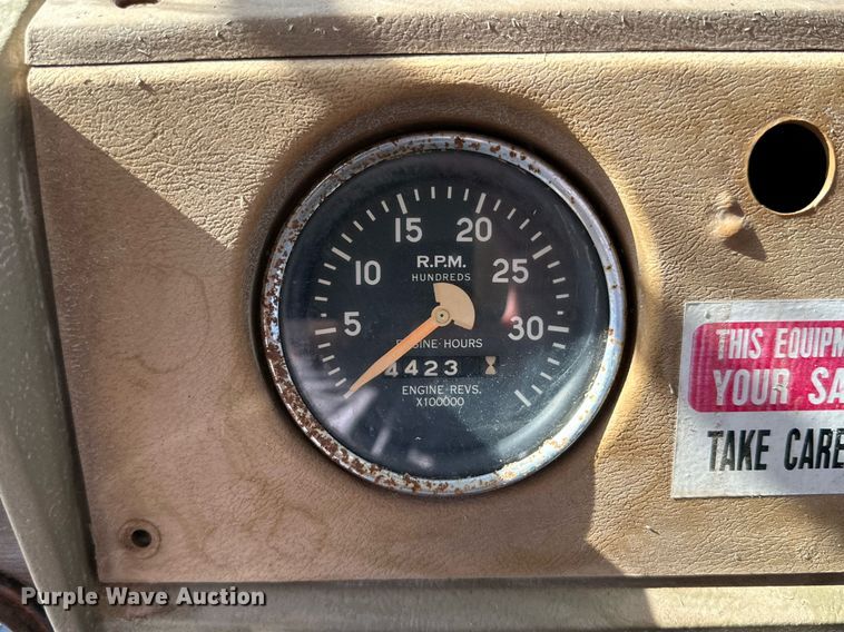 image for item DK2565 1980 Mack  winch truck