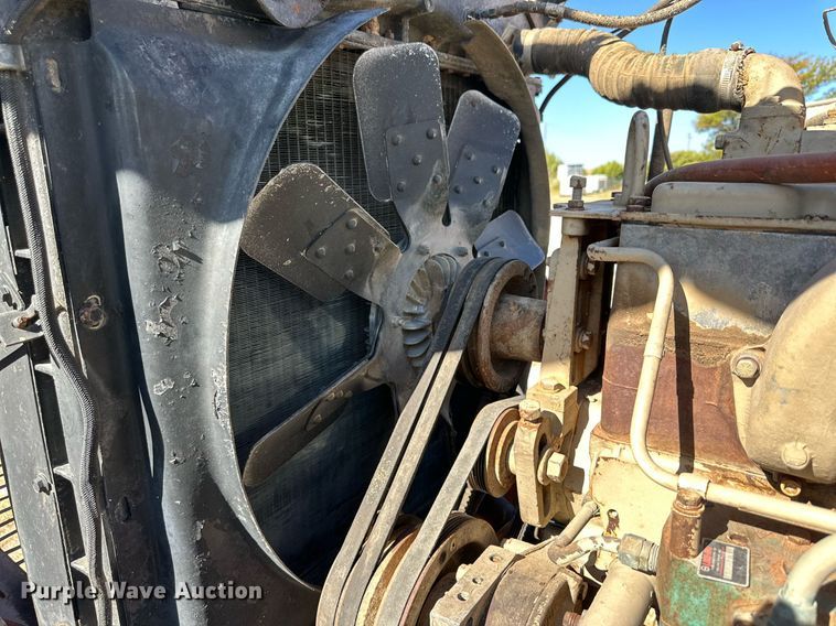 image for item DK2565 1980 Mack  winch truck