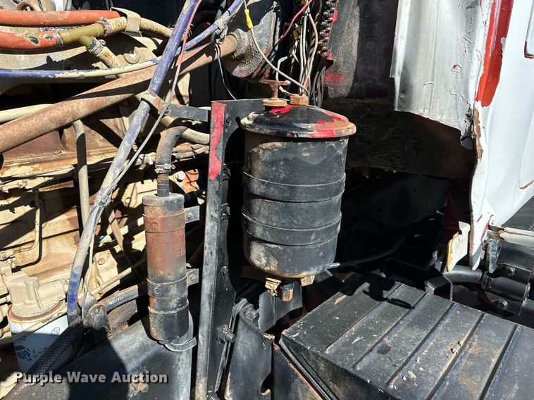 image for item DK2565 1980 Mack  winch truck