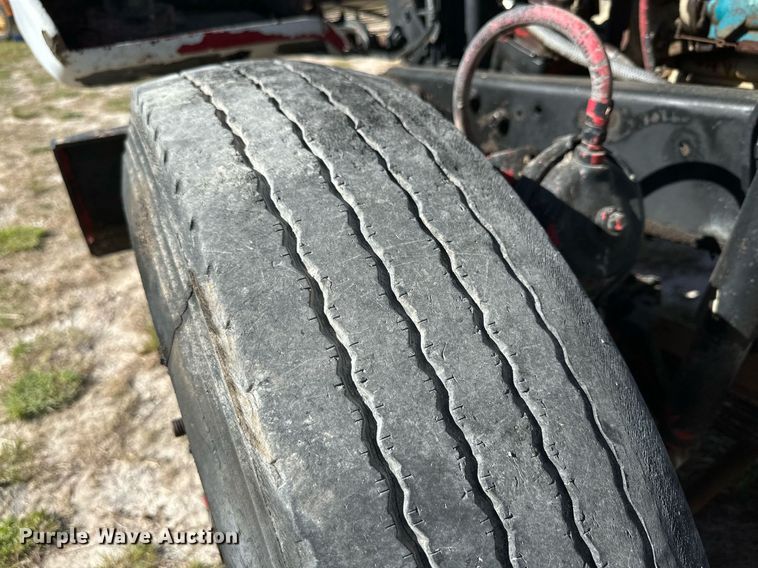 image for item DK2565 1980 Mack  winch truck