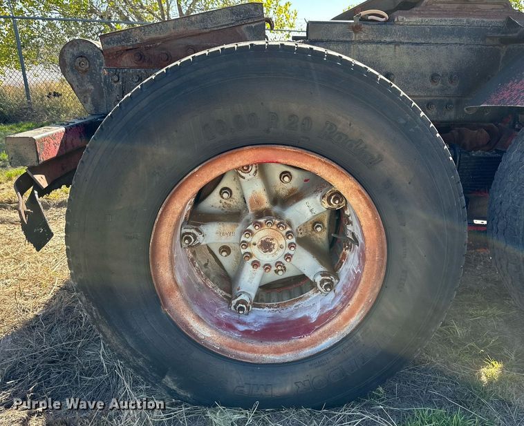 image for item DK2565 1980 Mack  winch truck