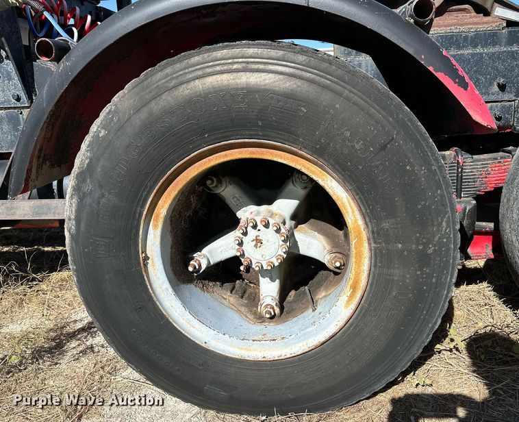 image for item DK2565 1980 Mack  winch truck