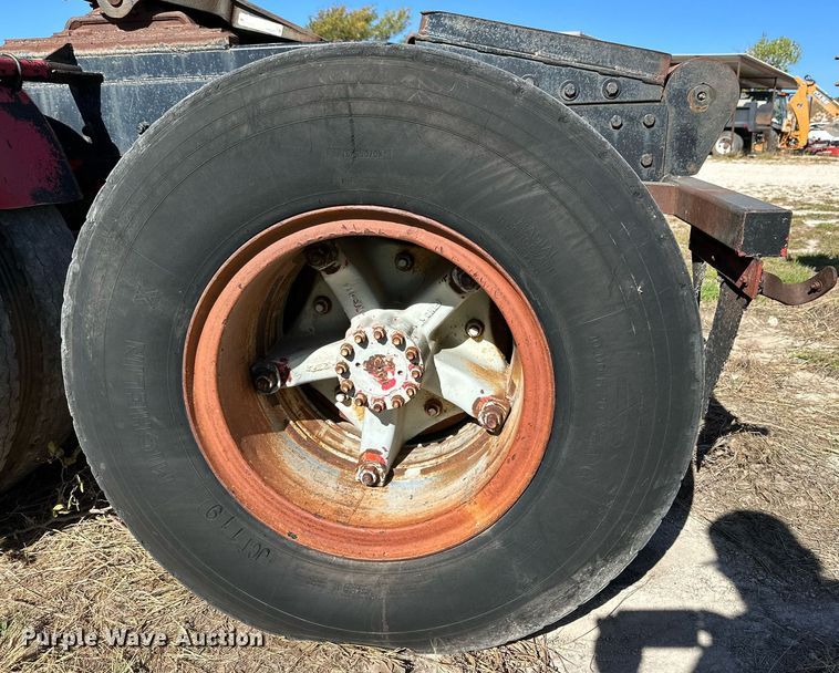 image for item DK2565 1980 Mack  winch truck