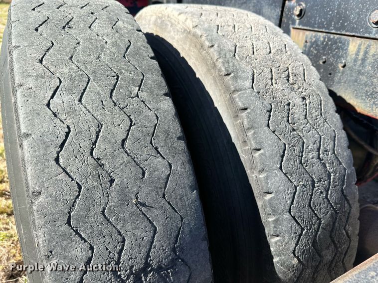 image for item DK2565 1980 Mack  winch truck