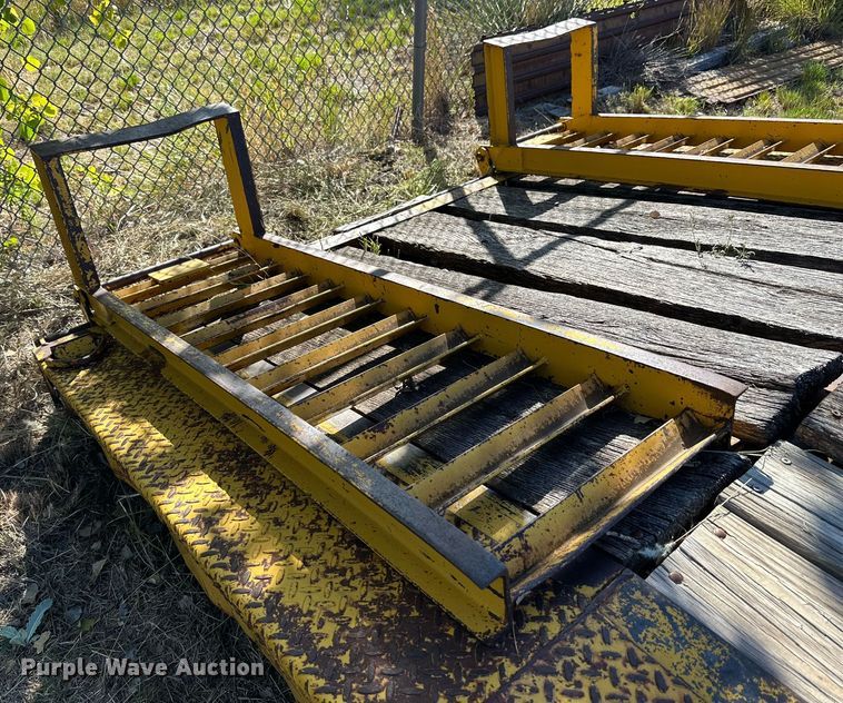 image for item DK2567 1985 Hillsboro  equipment trailer