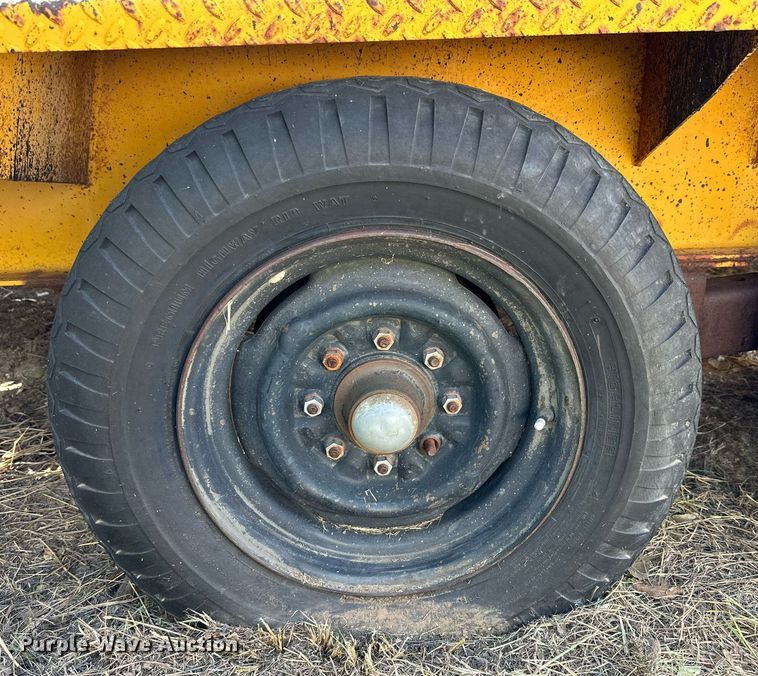 image for item DK2567 1985 Hillsboro  equipment trailer