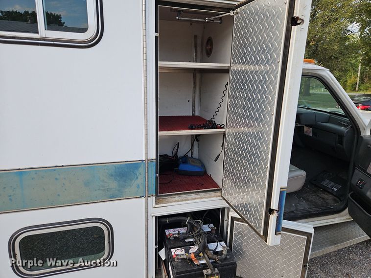 image for item DP2448 1991 Ford F350 XL  ambulance