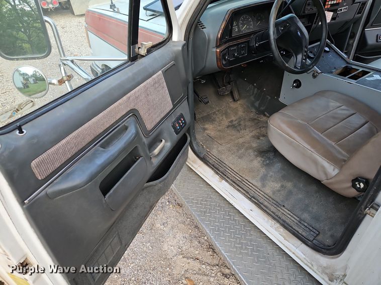 image for item DP2448 1991 Ford F350 XL  ambulance