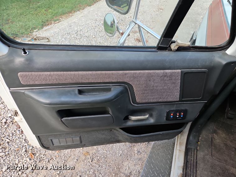 image for item DP2448 1991 Ford F350 XL  ambulance