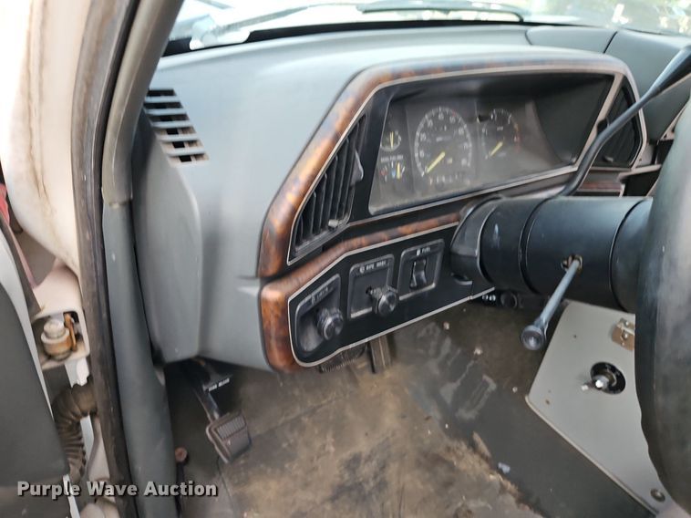 image for item DP2448 1991 Ford F350 XL  ambulance