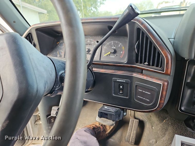 image for item DP2448 1991 Ford F350 XL  ambulance