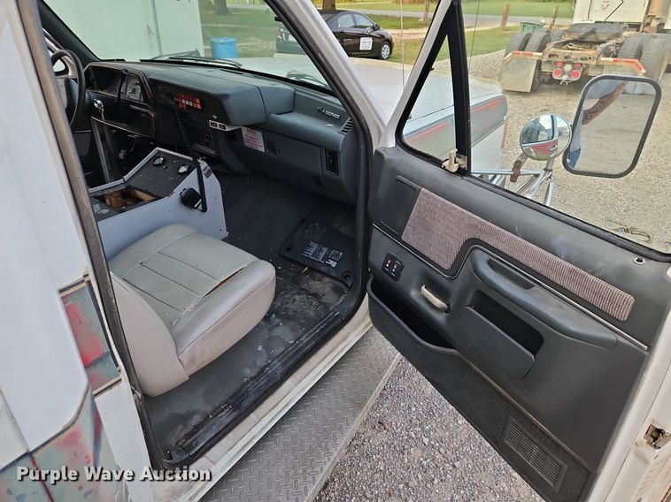 image for item DP2448 1991 Ford F350 XL  ambulance