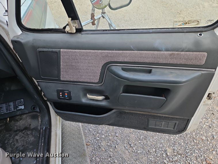 image for item DP2448 1991 Ford F350 XL  ambulance