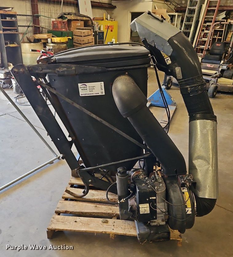 image for item DP2472 John Deere  leaf vacuum