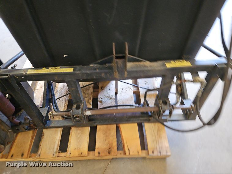 image for item DP2472 John Deere  leaf vacuum