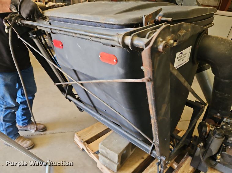 image for item DP2472 John Deere  leaf vacuum