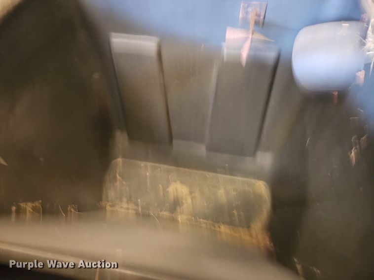 image for item DP2472 John Deere  leaf vacuum