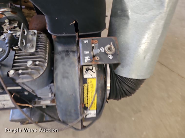 image for item DP2472 John Deere  leaf vacuum