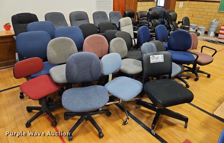 image for item DP2524 Approximately 38 office chairs