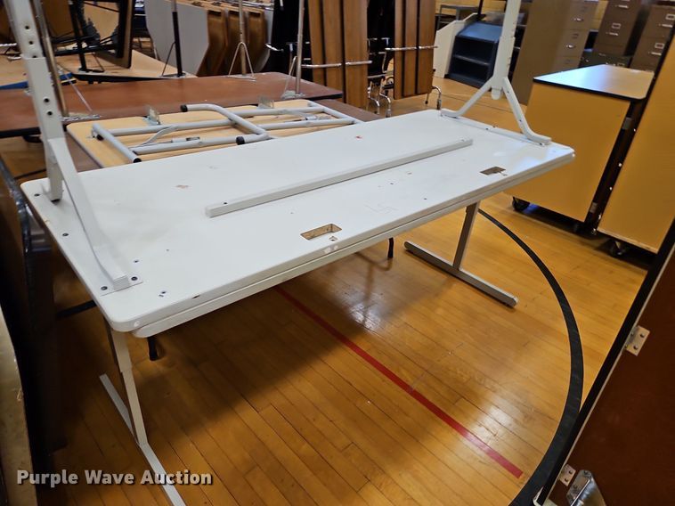 image for item DP2526 Approximately 20 tables