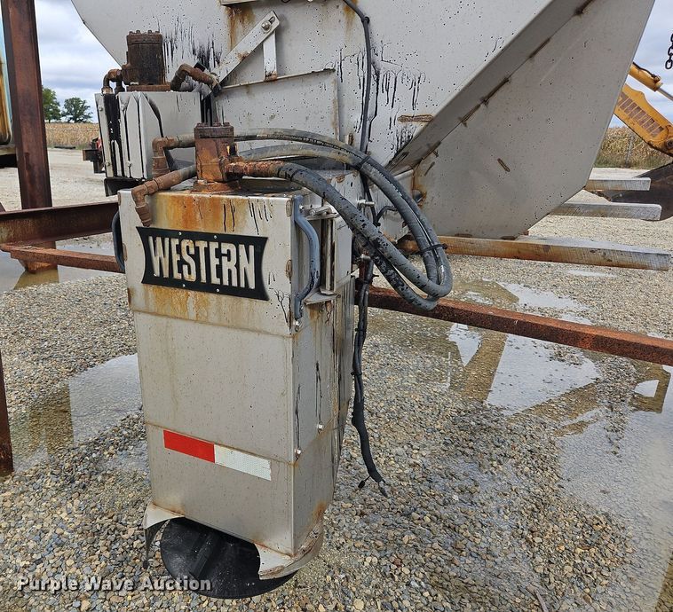 image for item DP6167 Western Striker  spreader