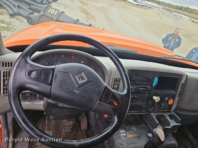 image for item DP6168 2008 International WorkStar 7600  dump truck