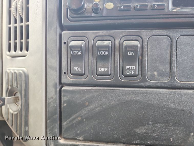 image for item DP6168 2008 International WorkStar 7600  dump truck