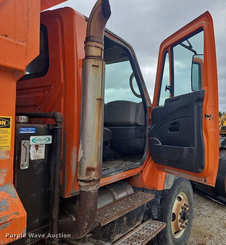 image for item DP6168 2008 International WorkStar 7600  dump truck